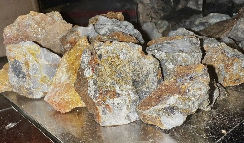 HIGH GRADE GOLD, SILVER, PLATINUM ORE. HIGHLY MINERALIZED.