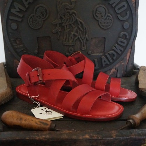 LEATHER SANDALS