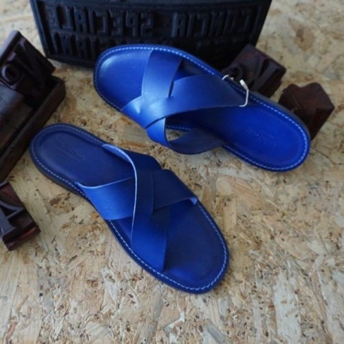 LEATHER SANDALS